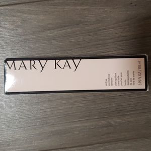 Oil free makeup remover